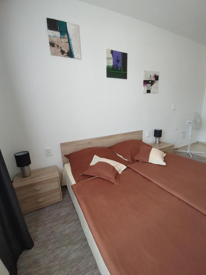 Fiesta Apartman มิชโคลซ์ ภายนอก รูปภาพ