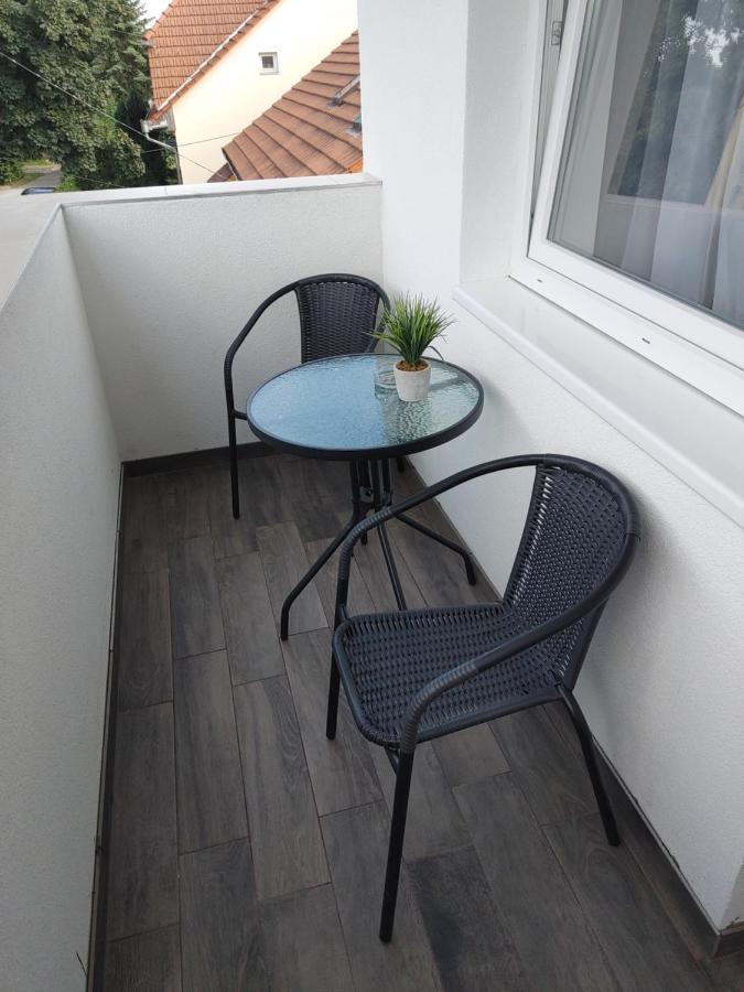 Fiesta Apartman มิชโคลซ์ ภายนอก รูปภาพ
