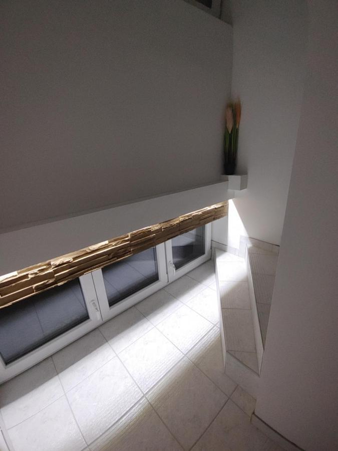 Fiesta Apartman มิชโคลซ์ ภายนอก รูปภาพ
