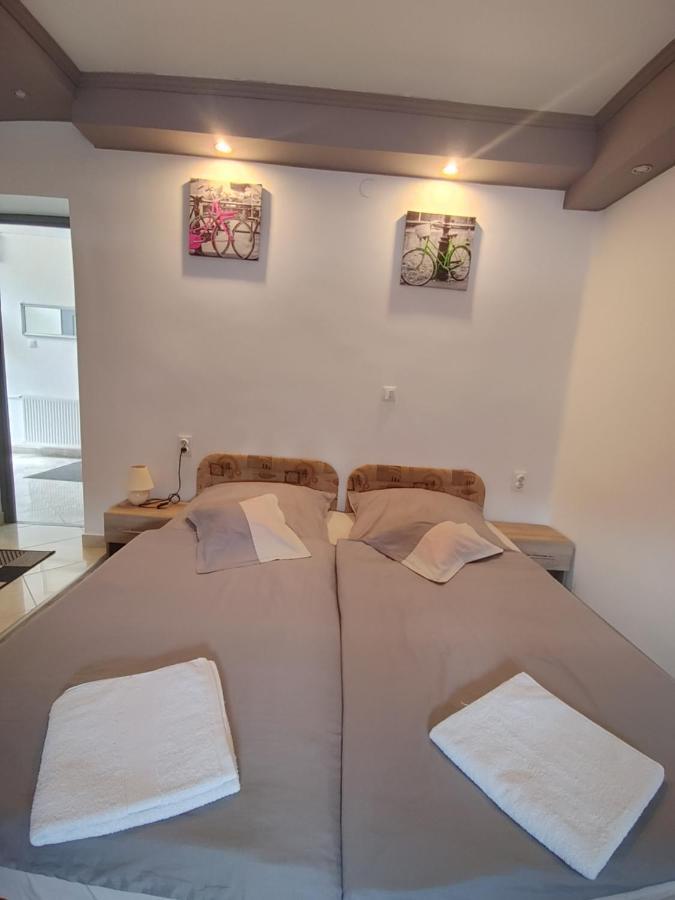 Fiesta Apartman มิชโคลซ์ ภายนอก รูปภาพ