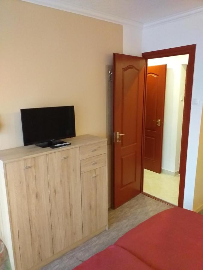 Fiesta Apartman มิชโคลซ์ ภายนอก รูปภาพ