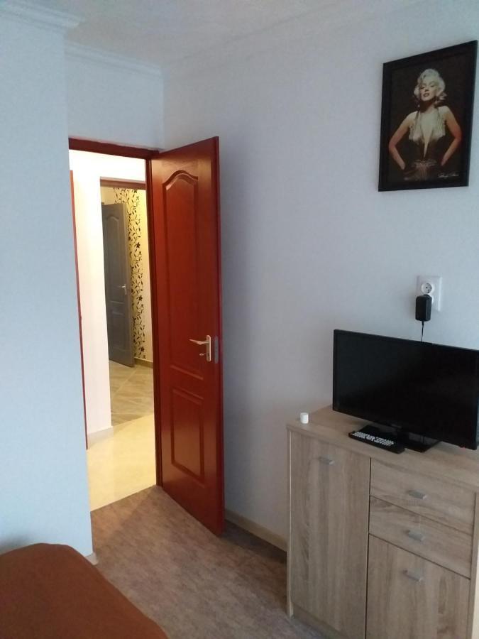 Fiesta Apartman มิชโคลซ์ ภายนอก รูปภาพ